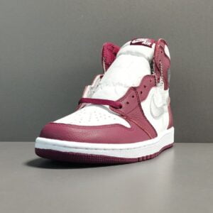 Air Jordan 1 Retro High OG ＂Bordeaux＂ (5)