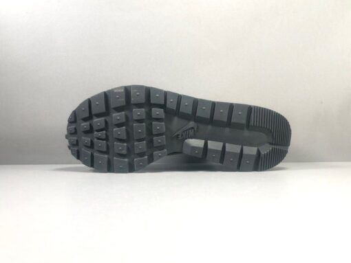 Giày Sneaker Sacai X Nike VaporWaffle Siêu độc (2)