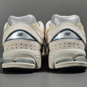 New Balance 2002R (3)