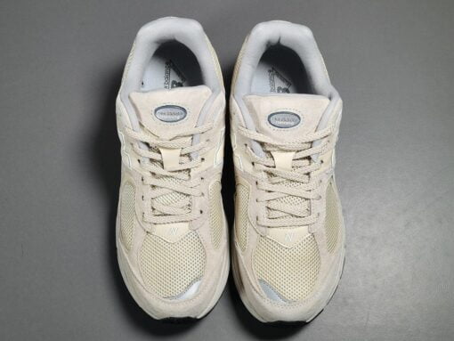 New Balance 2002R (4)