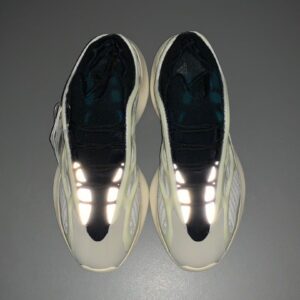 YEEZY 700 V3 “AZAEL”siêu đẹp