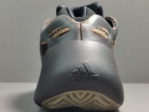 YEEZY 700 V3 “Clay Brown” (17)