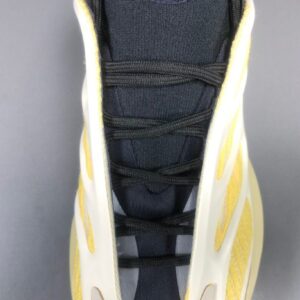 YEEZY 700 V3 “Safflower” (12)