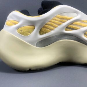 YEEZY 700 V3 “Safflower” (3)