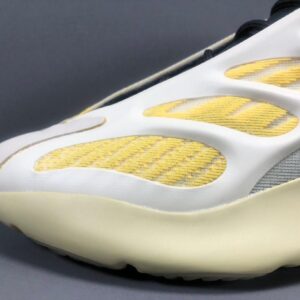 YEEZY 700 V3 “Safflower” (4)