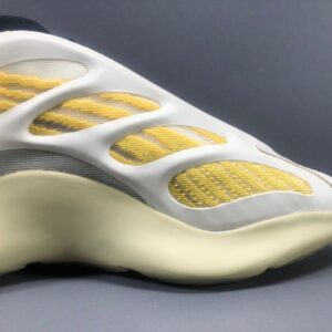 YEEZY 700 V3 “Safflower” (5)