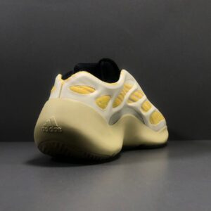 YEEZY 700 V3 “Safflower” Siêu độc