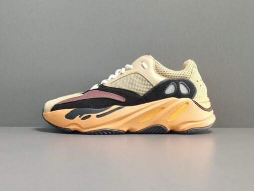 YEEZY BOOST 700＂Enflame Amber＂ (2)